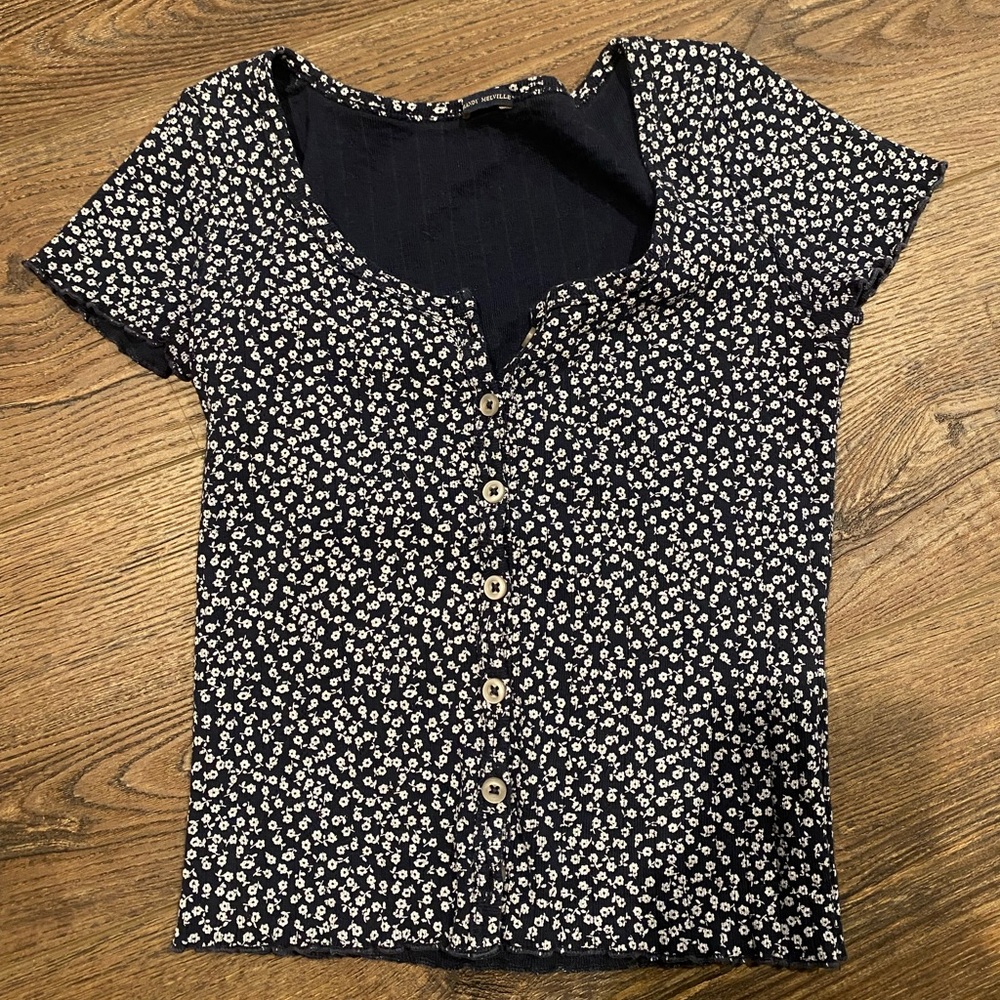 Brandy Melville Zelly Top